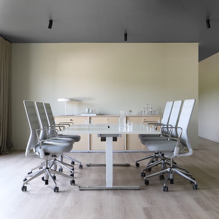 Vad kostar ett återbrukat kontor? Komplett prisguide 2025