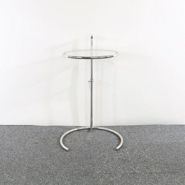 Soffbord i kromad metall och glad från Aram Designs