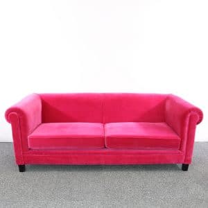 Rosa soffa i sammet från deNONA