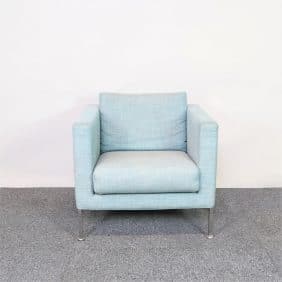 Blå loungefåtölj från Living Furniture