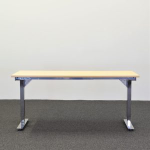 Manuellt höj- och sänkbart bord Slide från Form2