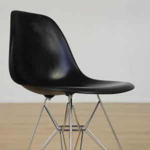 Konferensstol Eames Fiberglass Side Chair DSR | VITRA