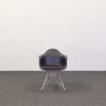 Konferensstol Eames Fiberglass armchair DAR