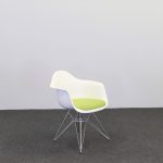 Karmstol Eames DAR | VITRA