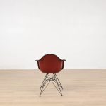 Konferensstol Eames Fiberglass Armchair DAR