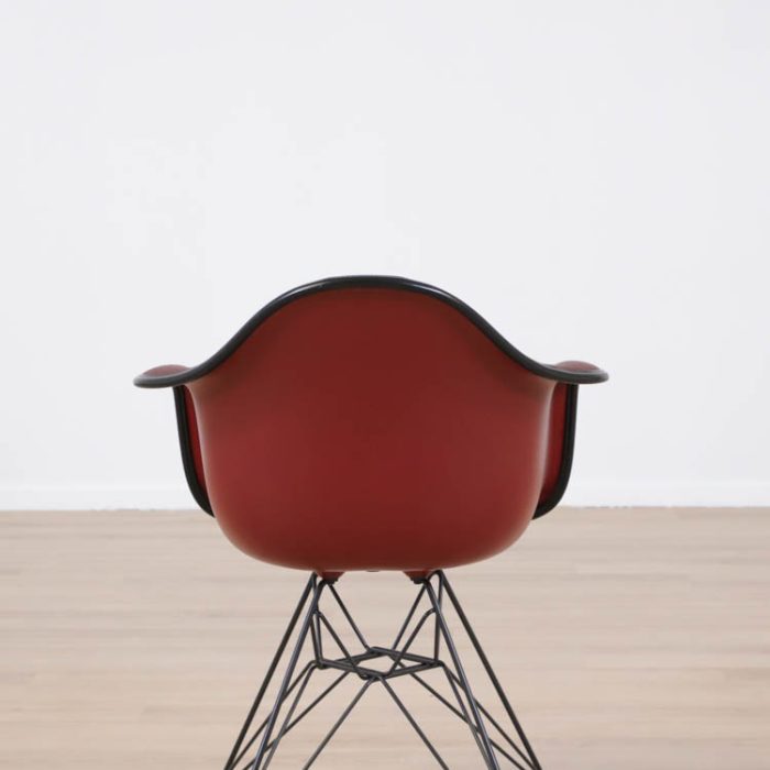 Konferensstol Eames Fiberglass Armchair DAR