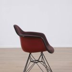 Konferensstol Eames Fiberglass Armchair DAR