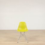 Stol Eames Fiberglass Side Chair DSR | VITRA