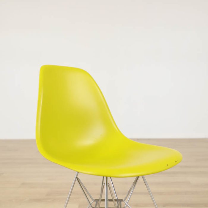 Stol Eames Fiberglass Side Chair DSR | VITRA