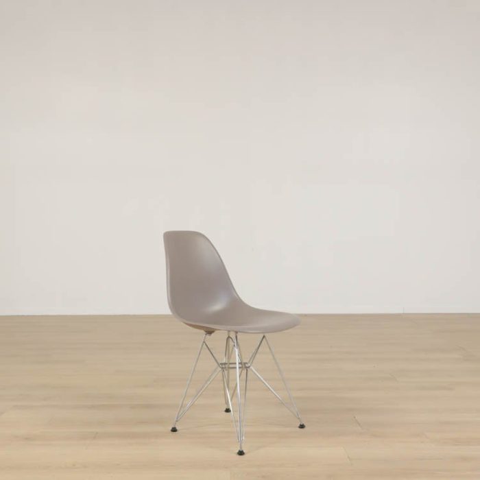 Stol Eames Fiberglass Side Chair DSR | VITRA