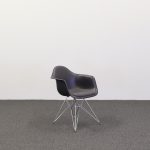 Stol Eames Fiberglass Armchair DAR