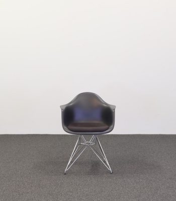 Konferensstol Eames Fiberglass armchair DAR