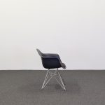 Stol Eames Fiberglass Armchair DAR