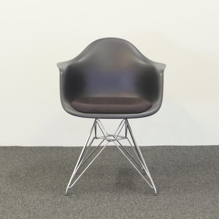 Karmstol Eames DAR