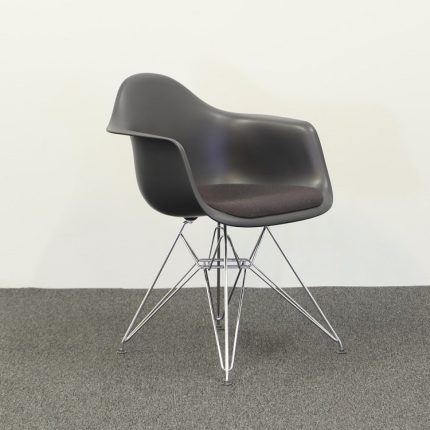 Karmstol Eames DAR