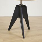 Bord Screw Café Table | TOM DIXON