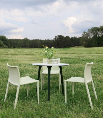 Runt utomhusbord Table First