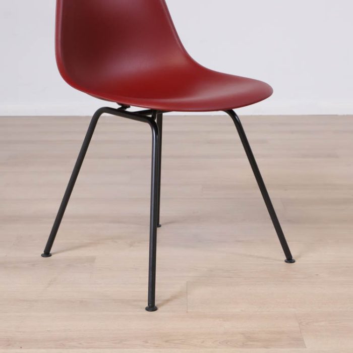 Stol Eames Plastic Chair