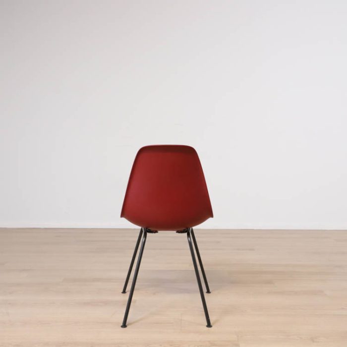 Stol Eames Plastic Chair