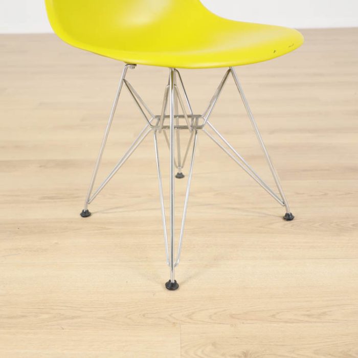 Stol Eames Fiberglass Side Chair DSR