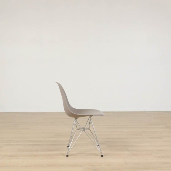 Stol Eames Fiberglass Side Chair DSR