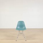 Stol Eames Fiberglass Side Chair DSR