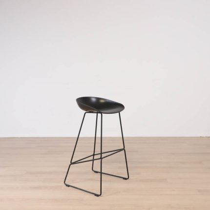 Sidobord Metal Side Table