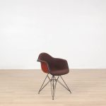 Loungestol Eames Plastic Armchair  DAR