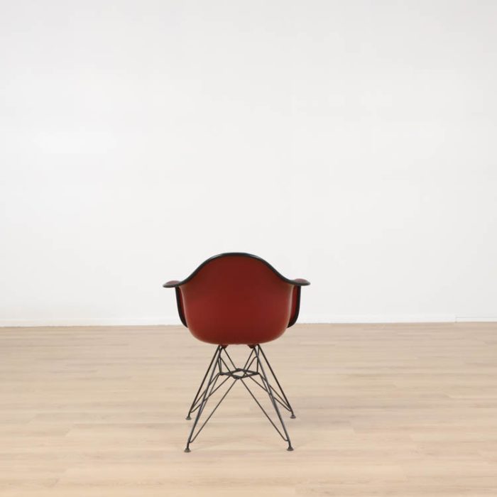 Loungestol Eames Plastic Armchair  DAR