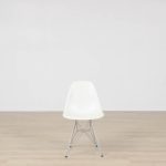 Stol Eames Plastic Chair