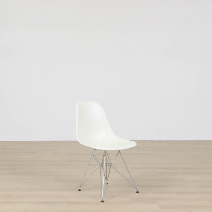 Stol Eames Plastic Chair