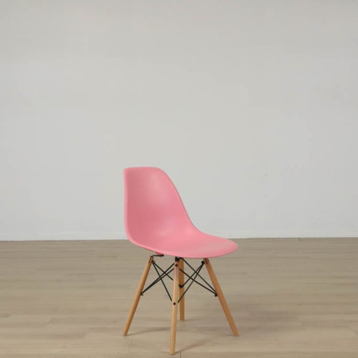 Caféstol Eames Plastic Chair