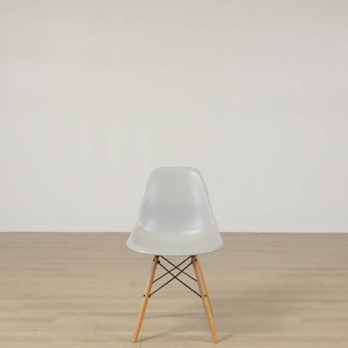 Caféstol Eames Plastic Chair