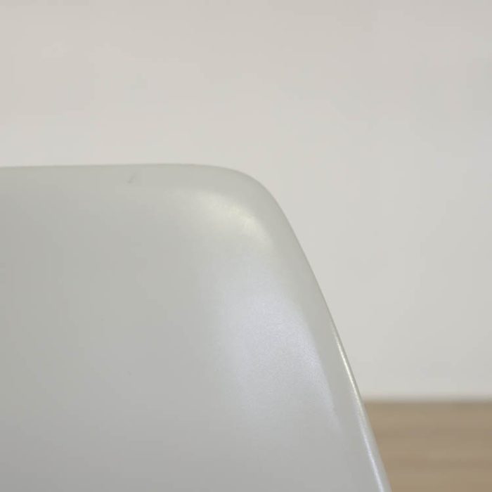 Caféstol Eames Plastic Chair