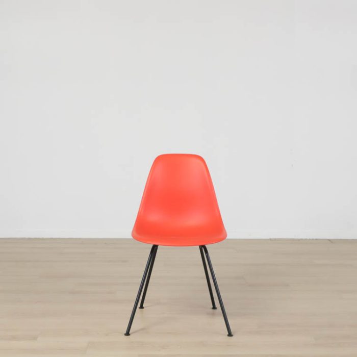 Stol Eames Plastic Chair