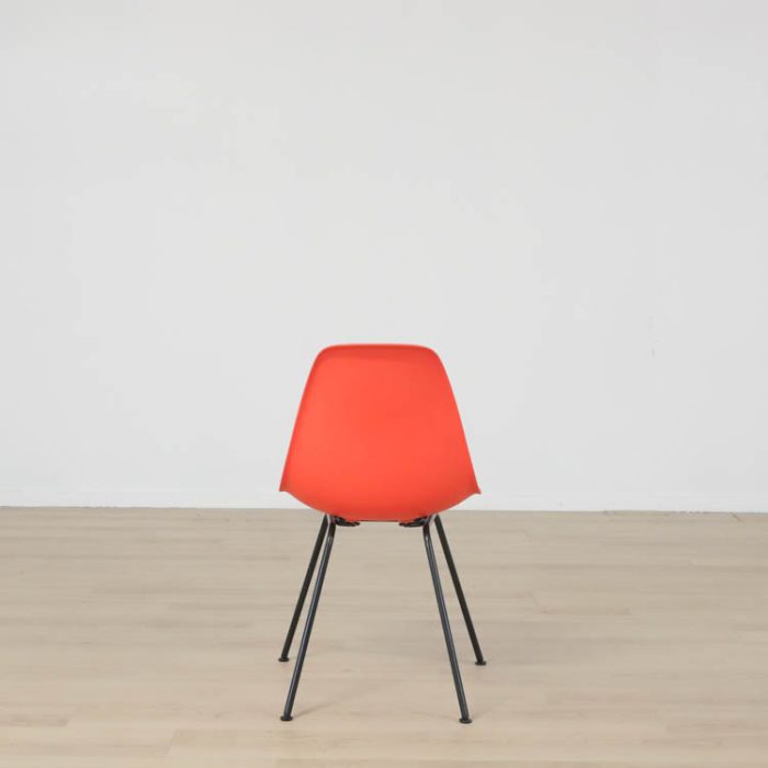 Stol Eames Plastic Chair