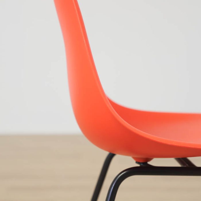 Stol Eames Plastic Chair