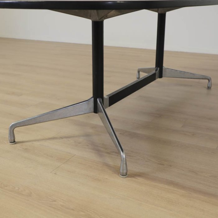 Mötesbord Eames Segemented Table