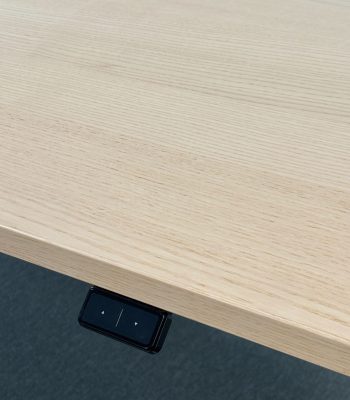 Elektriskt höj- & sänkbart skrivbord Opus | EDSBYN