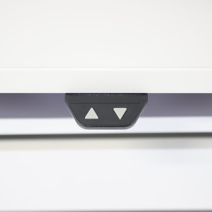 Höj- och sänkbart skrivbord med tillbehör