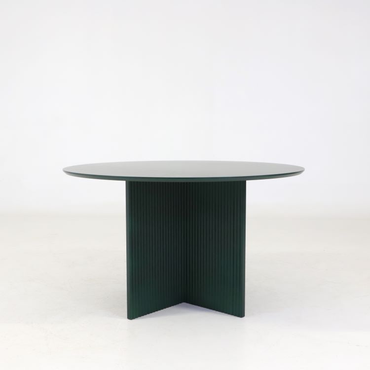 Omlackerat bord Rafz