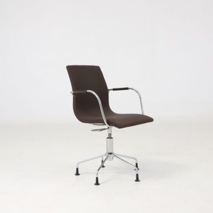 Konferensstol 40/4 – Kopplingsbar